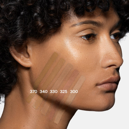 Triclone™ Skin Tech Foundation Discovery Set